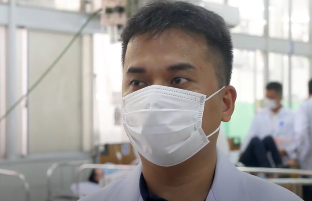 TP.HCM: Cháy nhà trong hẻm lúc rạng sáng, 1 người chết, 3 người phỏng hô hấp nặng đưa vào Chợ Rẫy cấp cứu - 3 TP.HCM: Cháy nhà trong hẻm lúc rạng sáng, 1 người chết, 3 người phỏng hô hấp nặng đưa vào Chợ Rẫy cấp cứu - 3