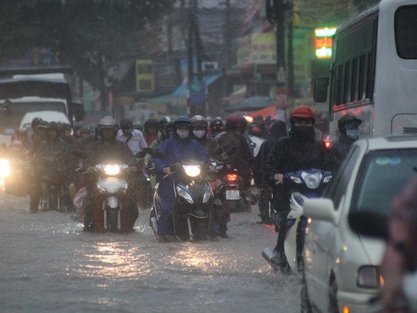 Dự báo thời tiết hôm nay 15/6: Hà Nội tiếp tục mưa dông trên diện rộng