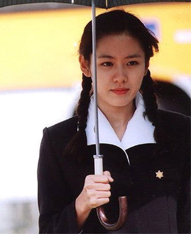 Dân tình sốt rần rần với hai bức ảnh so sánh nhan sắc cách 17 năm của Son Ye Jin, kinh ngạc vì không nhận ra sự khác biệt - 5 Dân tình sốt rần rần với hai bức ảnh so sánh nhan sắc cách 17 năm của Son Ye Jin, kinh ngạc vì không nhận ra sự khác biệt - 5