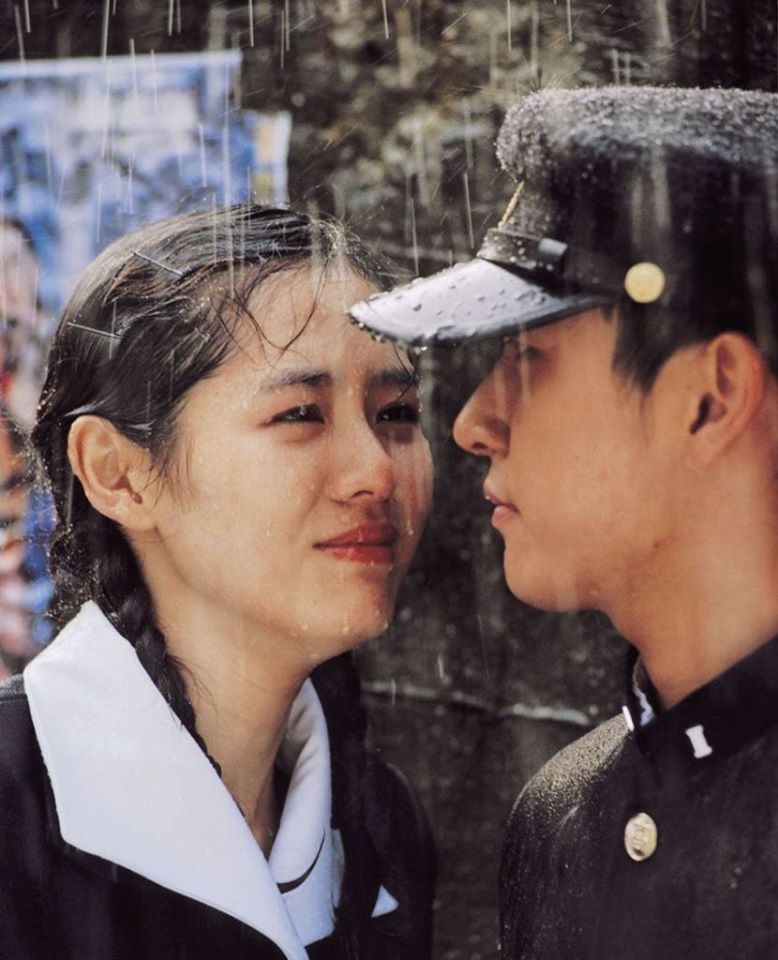 Dân tình sốt rần rần với hai bức ảnh so sánh nhan sắc cách 17 năm của Son Ye Jin, kinh ngạc vì không nhận ra sự khác biệt - 6 Dân tình sốt rần rần với hai bức ảnh so sánh nhan sắc cách 17 năm của Son Ye Jin, kinh ngạc vì không nhận ra sự khác biệt - 6