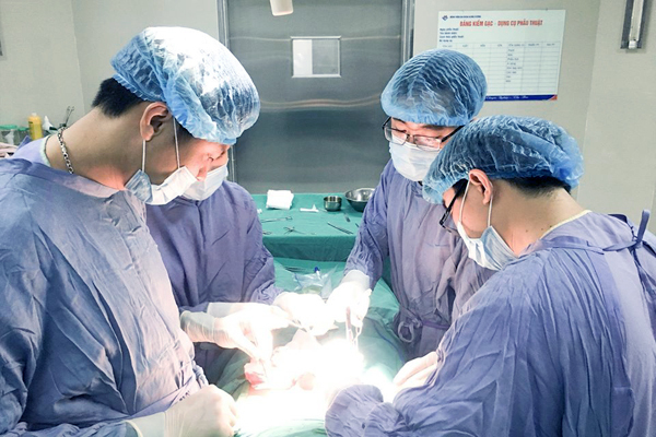 2 quý ông phải cắt cụt ‘cậu nhỏ’ vì chủ quan 2 quý ông phải cắt cụt ‘cậu nhỏ’ vì chủ quan