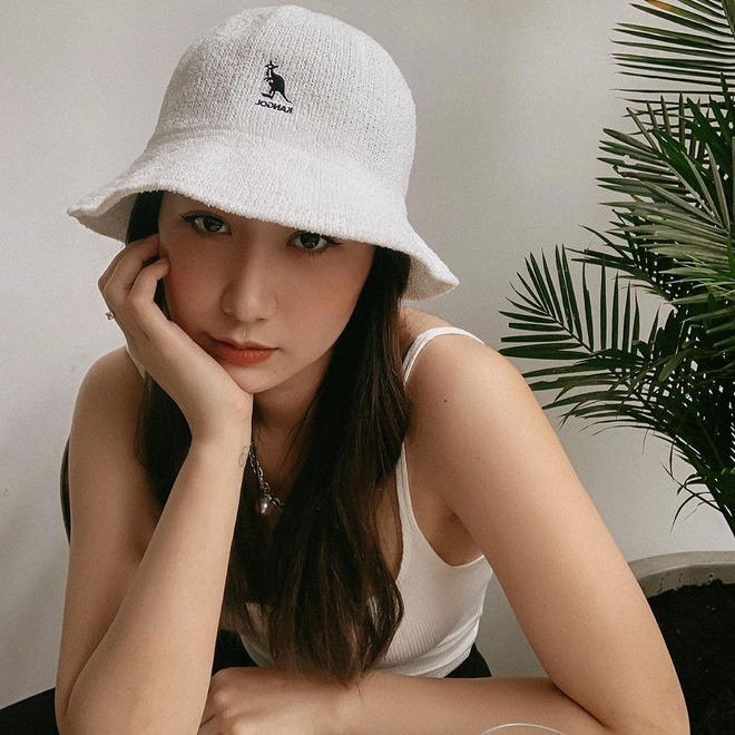 Không cần ai đó đi Mẹc chở vài vòng, hội gái đẹp này đã sớm mua ô tô tiền tỷ, muốn thì tự đi - 8 Không cần ai đó đi Mẹc chở vài vòng, hội gái đẹp này đã sớm mua ô tô tiền tỷ, muốn thì tự đi - 8
