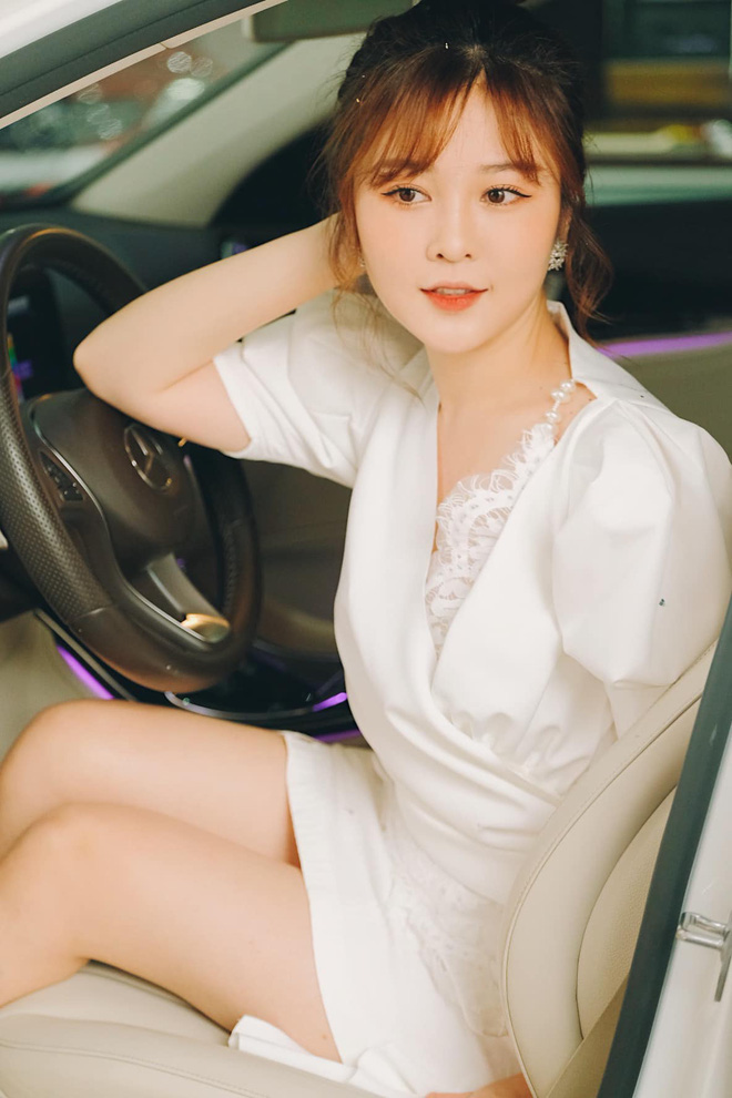 Không cần ai đó đi Mẹc chở vài vòng, hội gái đẹp này đã sớm mua ô tô tiền tỷ, muốn thì tự đi - 20 Không cần ai đó đi Mẹc chở vài vòng, hội gái đẹp này đã sớm mua ô tô tiền tỷ, muốn thì tự đi - 20