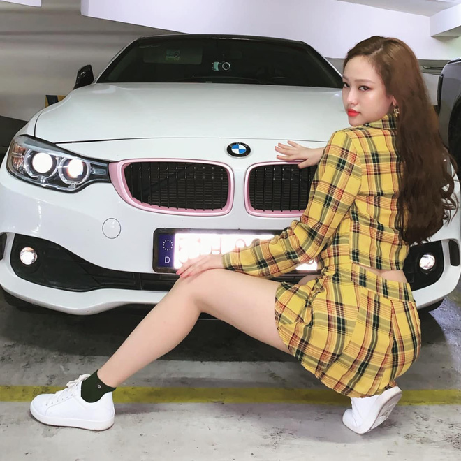 Không cần ai đó đi Mẹc chở vài vòng, hội gái đẹp này đã sớm mua ô tô tiền tỷ, muốn thì tự đi - 3 Không cần ai đó đi Mẹc chở vài vòng, hội gái đẹp này đã sớm mua ô tô tiền tỷ, muốn thì tự đi - 3