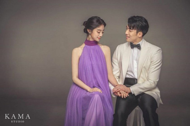 Bộ ảnh cưới độc nhất showbiz Hàn: Nhìn tưởng poster phim, nhan sắc cô dâu idol đình đám Gen 2 gây choáng - 5 Bộ ảnh cưới độc nhất showbiz Hàn: Nhìn tưởng poster phim, nhan sắc cô dâu idol đình đám Gen 2 gây choáng - 5