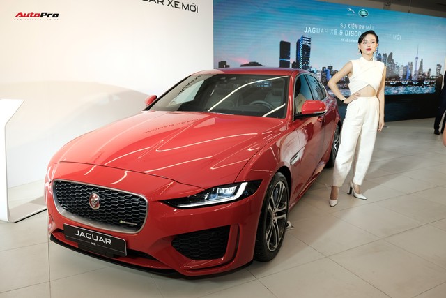 Ra mắt Jaguar XE 2020 giá từ hơn 2,6 tỷ đồng: Đối trọng Mercedes-Benz C-Class giá ngang ngửa E-Class Ra mắt Jaguar XE 2020 giá từ hơn 2,6 tỷ đồng: Đối trọng Mercedes-Benz C-Class giá ngang ngửa E-Class
