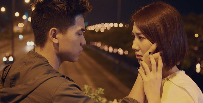 Hải Đường Trong Gió tập 3: Tan chảy với cảnh nóng bỏng của Thúy Ngân và 'phi công trẻ' - 3 Hải Đường Trong Gió tập 3: Tan chảy với cảnh nóng bỏng của Thúy Ngân và 'phi công trẻ' - 3