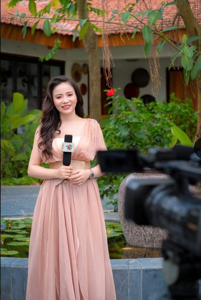 Nữ MC xinh đẹp kể về cú 'lội ngược dòng' kiếm 100 triệu/ tháng và câu chuyện tình cùng 'đại gia bí ẩn' phía sau - 6 Nữ MC xinh đẹp kể về cú 'lội ngược dòng' kiếm 100 triệu/ tháng và câu chuyện tình cùng 'đại gia bí ẩn' phía sau - 6