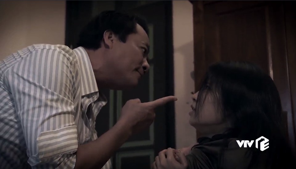 Lựa chọn số phận tập 9: Cường bị bạn của mẹ mắng nhiếc không ra gì vì không giúp bà ta chạy án - 14 Lựa chọn số phận tập 9: Cường bị bạn của mẹ mắng nhiếc không ra gì vì không giúp bà ta chạy án - 14