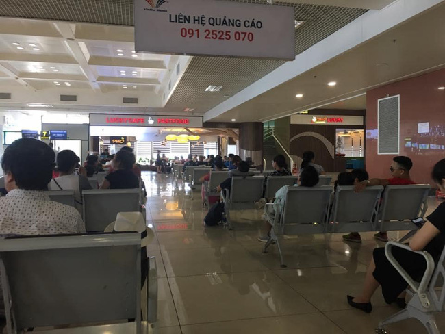 Bị bóc phốt vì từ chối không cho người khác ngồi ghế cạnh mình và ăn nói thiếu lễ phép với người lớn, cô gái bất ngờ có màn phản bác 'đốp chát' gây tranh cãi - 2 Bị bóc phốt vì từ chối không cho người khác ngồi ghế cạnh mình và ăn nói thiếu lễ phép với người lớn, cô gái bất ngờ có màn phản bác 'đốp chát' gây tranh cãi - 2