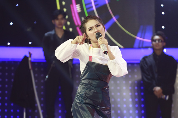 Giọng ải giọng ai: Bị phạt 2 triệu vì chọn nhầm thí sinh, Hòa Minzy vẫn kịp ẵm 25 triệu vào phút cuối - 3 Giọng ải giọng ai: Bị phạt 2 triệu vì chọn nhầm thí sinh, Hòa Minzy vẫn kịp ẵm 25 triệu vào phút cuối - 3
