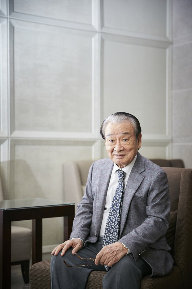 'Ông nội quốc dân' Lee Soon Jae chính thức lên tiếng trước bê bối ngược đãi quản lý nhưng lại gây nên tranh cãi - 1 'Ông nội quốc dân' Lee Soon Jae chính thức lên tiếng trước bê bối ngược đãi quản lý nhưng lại gây nên tranh cãi - 1