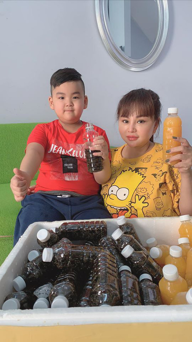 Nghề tay trái của sao Vbiz: Midu vừa là giảng viên vừa bà chủ, Ngọc Trinh thu 1,6 tỷ/ngày nhưng gây tò mò nhất là Hoài Lâm - 7 Nghề tay trái của sao Vbiz: Midu vừa là giảng viên vừa bà chủ, Ngọc Trinh thu 1,6 tỷ/ngày nhưng gây tò mò nhất là Hoài Lâm - 7