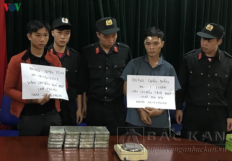 Sa lưới khi đang vận chuyển hơn 7kg heroin đi tiêu thụ Sa lưới khi đang vận chuyển hơn 7kg heroin đi tiêu thụ