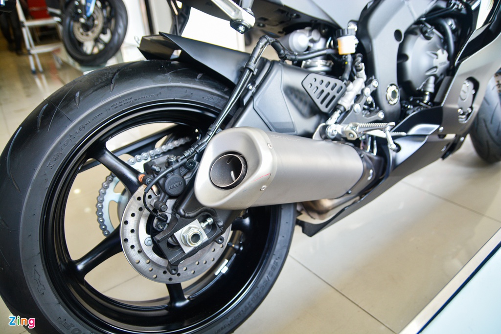 Tầm giá trên 500 triệu đồng, chọn Yamaha R6 hay Kawasaki ZX-6R? - 8 Tầm giá trên 500 triệu đồng, chọn Yamaha R6 hay Kawasaki ZX-6R? - 8