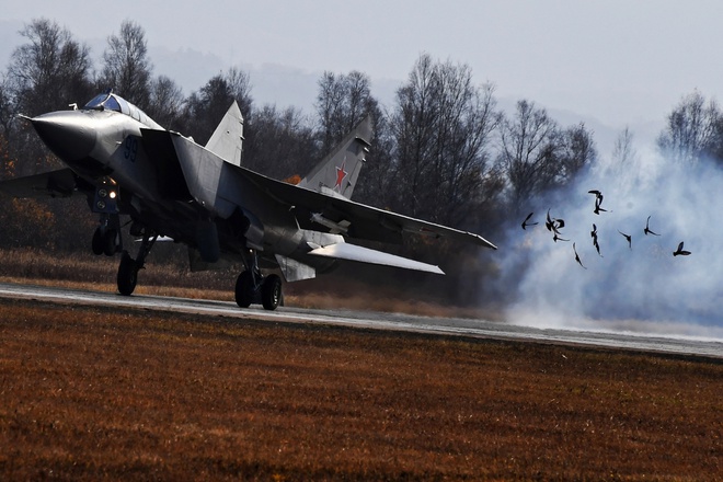 Quan chức Nga bán tiêm kích MiG-31 với giá... 2 USD cho bạn thân Quan chức Nga bán tiêm kích MiG-31 với giá... 2 USD cho bạn thân