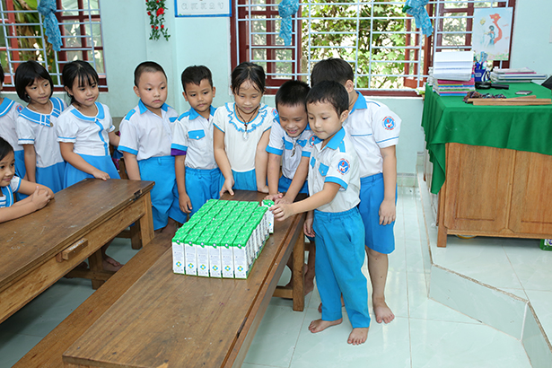 Nhân rộng niềm vui mang tên 'sữa học đường' - 1 Nhân rộng niềm vui mang tên 'sữa học đường' - 1