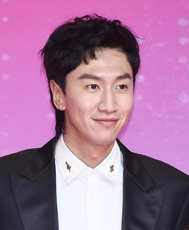 Trước khi trở thành mỹ nam hàng đầu Hàn Quốc thì Hyun Bin, Park Bo Gum hay Lee Min Ho đã từng 'trẻ trâu' thế này - 17 Trước khi trở thành mỹ nam hàng đầu Hàn Quốc thì Hyun Bin, Park Bo Gum hay Lee Min Ho đã từng 'trẻ trâu' thế này - 17