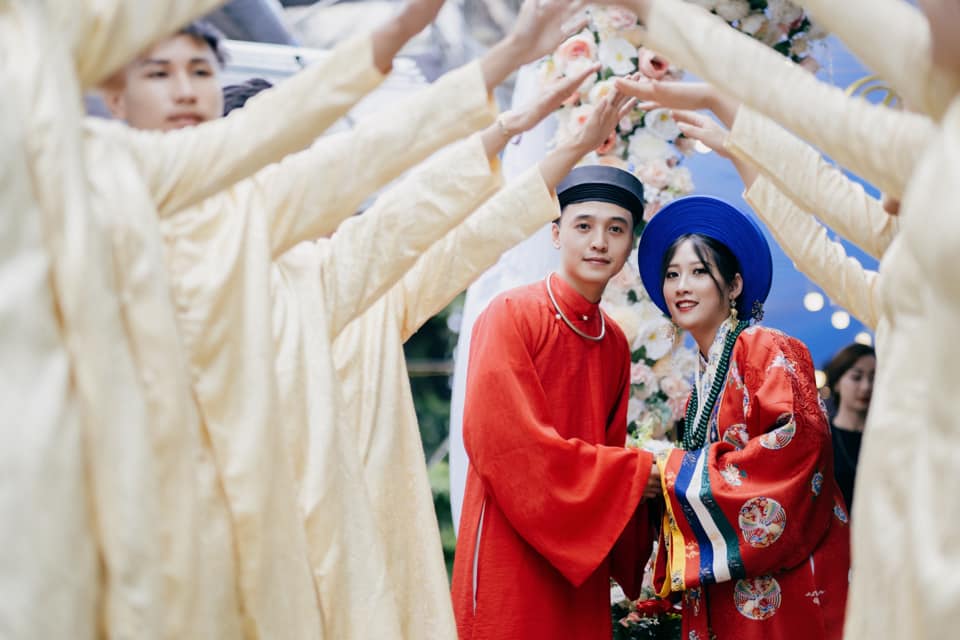Bộ ảnh cưới cực độc đáo của cặp đôi Cao Bằng nhận 'bão like' chỉ sau 2 giờ đăng tải, chiêm ngưỡng từng tiểu tiết nhỏ mới thấy 'quá chất' - 8 Bộ ảnh cưới cực độc đáo của cặp đôi Cao Bằng nhận 'bão like' chỉ sau 2 giờ đăng tải, chiêm ngưỡng từng tiểu tiết nhỏ mới thấy 'quá chất' - 8