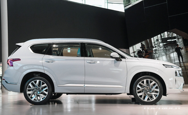 Hyundai Santa Fe 2021 chính thức ra mắt: Giá bán tăng nhẹ, nhiều phiên bản, bán ra trong tháng 7 - 7 Hyundai Santa Fe 2021 chính thức ra mắt: Giá bán tăng nhẹ, nhiều phiên bản, bán ra trong tháng 7 - 7