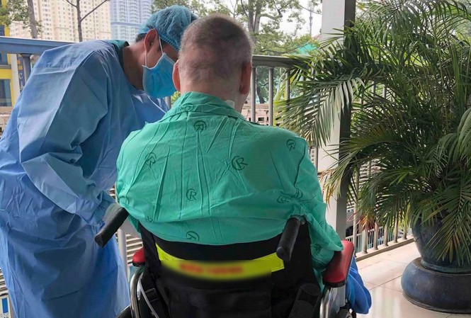 Ngày mai, hội chẩn sức khỏe nam phi công trước khi về nước Ngày mai, hội chẩn sức khỏe nam phi công trước khi về nước