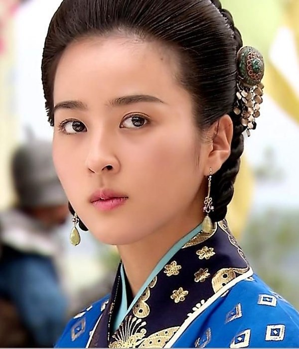 Ngỡ ngàng trước nhan sắc hiện tại của mỹ nhân 'Truyền thuyết Jumong' sau 14 năm khiến cả châu Á dậy sóng - 8 Ngỡ ngàng trước nhan sắc hiện tại của mỹ nhân 'Truyền thuyết Jumong' sau 14 năm khiến cả châu Á dậy sóng - 8