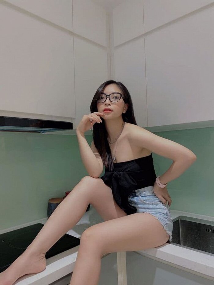 Quang Hải và Huỳnh Anh công khai 'tình tứ' sau scandal, Nhật Lê bỗng đăng trạng thái 'cực gắt' - 3 Quang Hải và Huỳnh Anh công khai 'tình tứ' sau scandal, Nhật Lê bỗng đăng trạng thái 'cực gắt' - 3