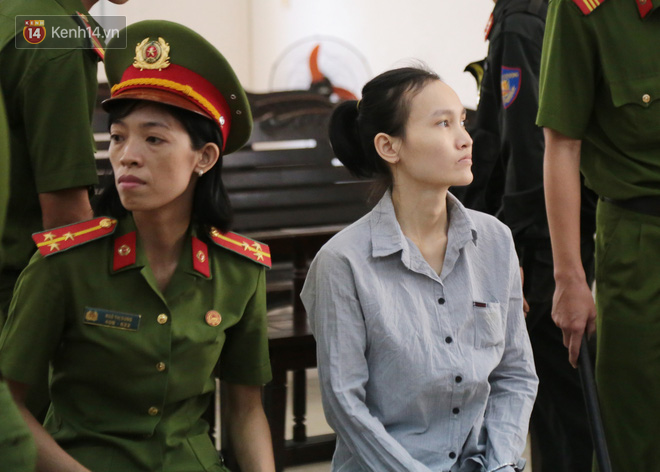 Bố của nữ chủ mưu 'giết người, đổ bê tông' gào khóc sau khi con nhận bản án tử hình - 5 Bố của nữ chủ mưu 'giết người, đổ bê tông' gào khóc sau khi con nhận bản án tử hình - 5
