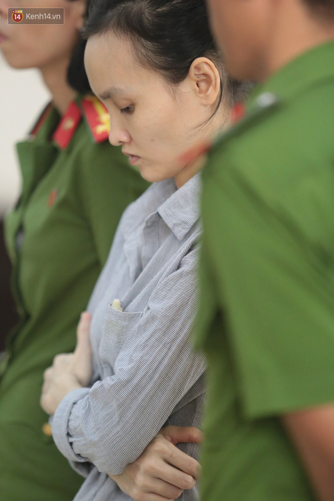 Bố của nữ chủ mưu 'giết người, đổ bê tông' gào khóc sau khi con nhận bản án tử hình - 3 Bố của nữ chủ mưu 'giết người, đổ bê tông' gào khóc sau khi con nhận bản án tử hình - 3