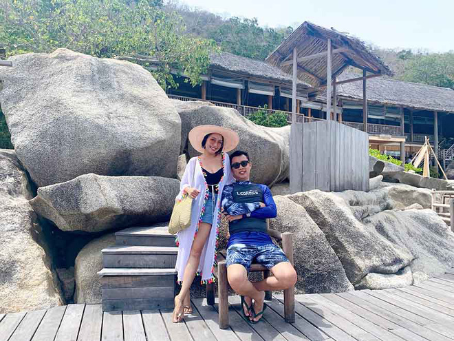 Diện bikini một mảnh, 'bà mẹ 3 con' Ốc Thanh Vân khoe đường cong đầy quyến rũ Diện bikini một mảnh, 'bà mẹ 3 con' Ốc Thanh Vân khoe đường cong đầy quyến rũ