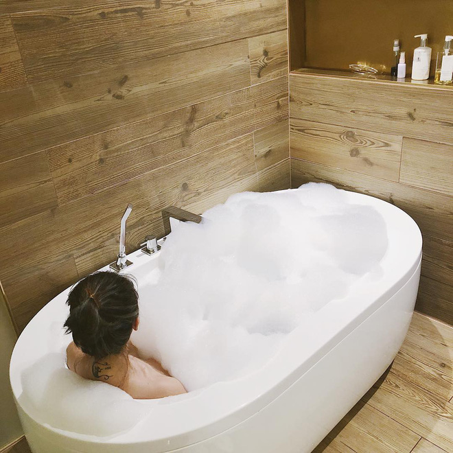 Học lỏm tips chụp hình gợi cảm mà không thô của bà chủ Hà thành Kiều Ly, gu như này bảo sao không hot - 2 Học lỏm tips chụp hình gợi cảm mà không thô của bà chủ Hà thành Kiều Ly, gu như này bảo sao không hot - 2