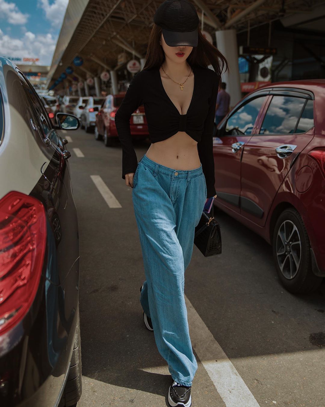 Tưởng là cầu kỳ lắm, mỹ nhân Việt cứ si mê quanh quẩn 4 mẫu quần dài sau đây thôi - 8 Tưởng là cầu kỳ lắm, mỹ nhân Việt cứ si mê quanh quẩn 4 mẫu quần dài sau đây thôi - 8