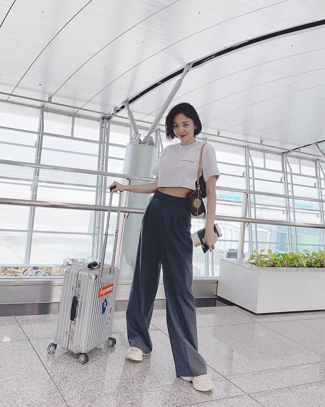 Tưởng là cầu kỳ lắm, mỹ nhân Việt cứ si mê quanh quẩn 4 mẫu quần dài sau đây thôi - 3 Tưởng là cầu kỳ lắm, mỹ nhân Việt cứ si mê quanh quẩn 4 mẫu quần dài sau đây thôi - 3