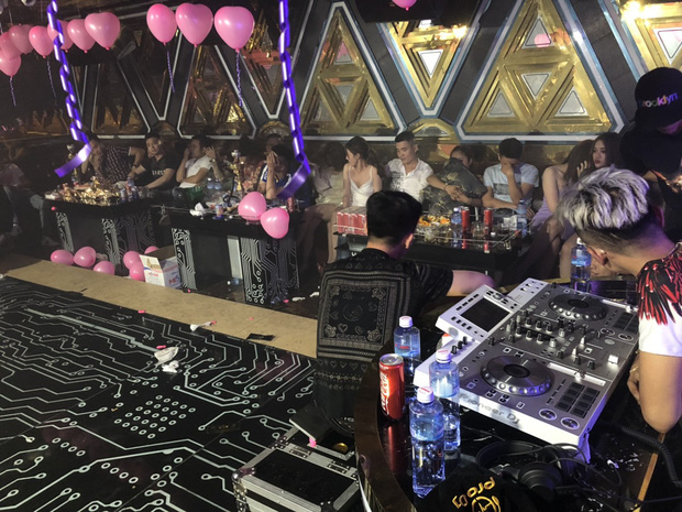 Đột kích vào quán karaoke ở Sài Gòn phát hiện 87 dân chơi dương tính với chất ma tuý - 1 Đột kích vào quán karaoke ở Sài Gòn phát hiện 87 dân chơi dương tính với chất ma tuý - 1