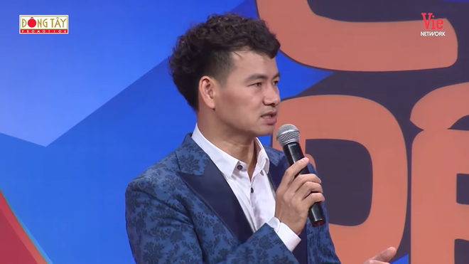 Trường Giang đáp trả khi bị Xuân Bắc nói 'hay hành động quá đà với khách mời nữ' Trường Giang đáp trả khi bị Xuân Bắc nói 'hay hành động quá đà với khách mời nữ'