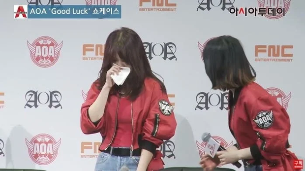 Thám tử mạng soi loạt bằng chứng Mina (AOA) bị Jimin bắt nạt, khiến dân tình thán phục vì hành động 'lấy ân báo oán' - 3 Thám tử mạng soi loạt bằng chứng Mina (AOA) bị Jimin bắt nạt, khiến dân tình thán phục vì hành động 'lấy ân báo oán' - 3