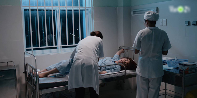 Hải Đường Trong Gió: Choáng với cảnh Thúy Ngân vật vã cắt cơn nghiện trong trại giam Hải Đường Trong Gió: Choáng với cảnh Thúy Ngân vật vã cắt cơn nghiện trong trại giam