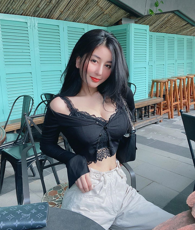 Khi bạn đang bận lên mạng tán dóc mỗi ngày, nhiều gái đẹp đã có nhà có xe từ năm 19 tuổi - 10 Khi bạn đang bận lên mạng tán dóc mỗi ngày, nhiều gái đẹp đã có nhà có xe từ năm 19 tuổi - 10