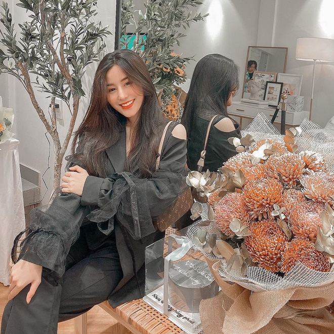 Khi bạn đang bận lên mạng tán dóc mỗi ngày, nhiều gái đẹp đã có nhà có xe từ năm 19 tuổi - 8 Khi bạn đang bận lên mạng tán dóc mỗi ngày, nhiều gái đẹp đã có nhà có xe từ năm 19 tuổi - 8