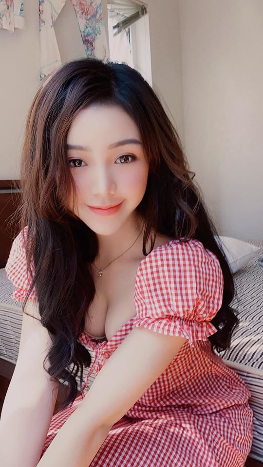 Quỳnh Kool: 'Nữ chính giờ vàng' nóng bỏng của màn ảnh Việt, vướng tin đồn 'phim giả tình thật' với 'thầy giáo mưa' Thanh Sơn - 9 Quỳnh Kool: 'Nữ chính giờ vàng' nóng bỏng của màn ảnh Việt, vướng tin đồn 'phim giả tình thật' với 'thầy giáo mưa' Thanh Sơn - 9
