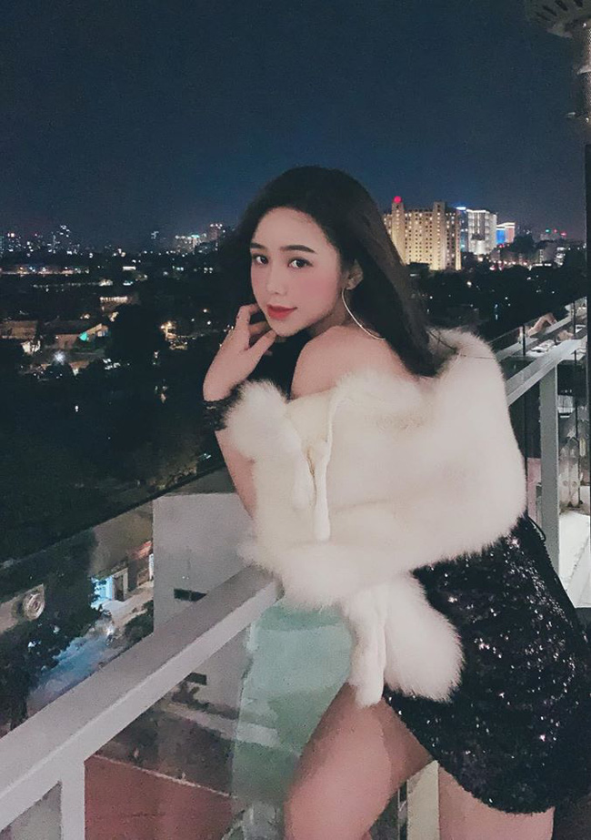 Quỳnh Kool: 'Nữ chính giờ vàng' nóng bỏng của màn ảnh Việt, vướng tin đồn 'phim giả tình thật' với 'thầy giáo mưa' Thanh Sơn - 10 Quỳnh Kool: 'Nữ chính giờ vàng' nóng bỏng của màn ảnh Việt, vướng tin đồn 'phim giả tình thật' với 'thầy giáo mưa' Thanh Sơn - 10