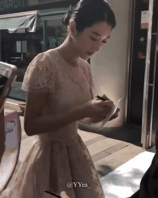 Vòng eo siêu thực của Seo Ye Ji chễm chệ đứng đầu top tìm kiếm, dân tình còn 'sốc não' hơn khi biết cách mà cô giữ dáng - 5 Vòng eo siêu thực của Seo Ye Ji chễm chệ đứng đầu top tìm kiếm, dân tình còn 'sốc não' hơn khi biết cách mà cô giữ dáng - 5
