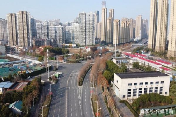 Cuộc sống lao đao của người dân Vũ Hán nửa đầu năm 2020: Dịch bệnh nguôi ngoai không bao lâu đã phải oằn mình chống lũ - 3 Cuộc sống lao đao của người dân Vũ Hán nửa đầu năm 2020: Dịch bệnh nguôi ngoai không bao lâu đã phải oằn mình chống lũ - 3