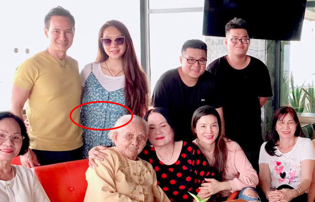 Lộ vòng 2 lớn làm dấy lên nghi vấn mang thai lần 5 với Lý Hải, phía Minh Hà chính thức có động thái phản hồi Lộ vòng 2 lớn làm dấy lên nghi vấn mang thai lần 5 với Lý Hải, phía Minh Hà chính thức có động thái phản hồi