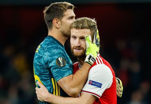 Thủ môn Arsenal: 'Tôi thấy an toàn khi đứng sau Luiz và Mustafi' - 1 Thủ môn Arsenal: 'Tôi thấy an toàn khi đứng sau Luiz và Mustafi' - 1