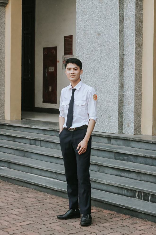 Danh tính 'chàng thẩm phán' trẻ tuổi, điển trai gây xôn xao mạng xã hội những ngày qua - 6 Danh tính 'chàng thẩm phán' trẻ tuổi, điển trai gây xôn xao mạng xã hội những ngày qua - 6