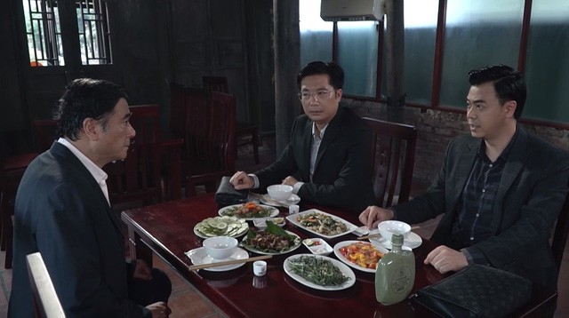 Lựa chọn số phận tập 16: Kẻ chủ mưu vụ phá mộ của bố Cường xuất hiện, ông Lộc tiếp tục tìm cách giúp Đức thoát tội - 2 Lựa chọn số phận tập 16: Kẻ chủ mưu vụ phá mộ của bố Cường xuất hiện, ông Lộc tiếp tục tìm cách giúp Đức thoát tội - 2
