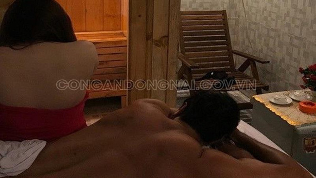 Đồng Nai: Bắt quả tang tiếp viên massage kích dục cho khách Đồng Nai: Bắt quả tang tiếp viên massage kích dục cho khách