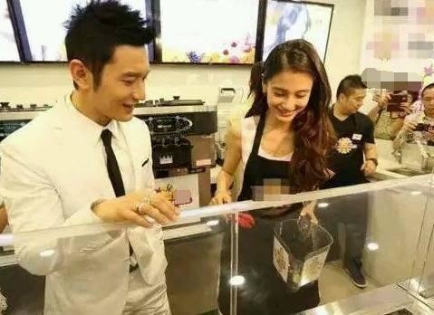 Không chỉ liên tục dính tin đồn ly hôn, chuyện làm ăn của Huỳnh Hiểu Minh và Angelababy cũng lao đao chỉ vì bán đồ giá cao, thái độ hách dịch? - 1 Không chỉ liên tục dính tin đồn ly hôn, chuyện làm ăn của Huỳnh Hiểu Minh và Angelababy cũng lao đao chỉ vì bán đồ giá cao, thái độ hách dịch? - 1