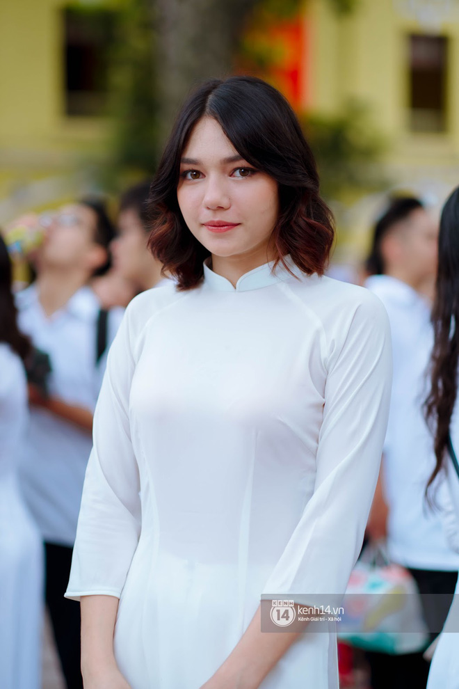 Đặc sản gái xinh Phan Đình Phùng (Hà Nội) lại khiến dân tình ngẩn ngơ trong lễ bế giảng - 1 Đặc sản gái xinh Phan Đình Phùng (Hà Nội) lại khiến dân tình ngẩn ngơ trong lễ bế giảng - 1